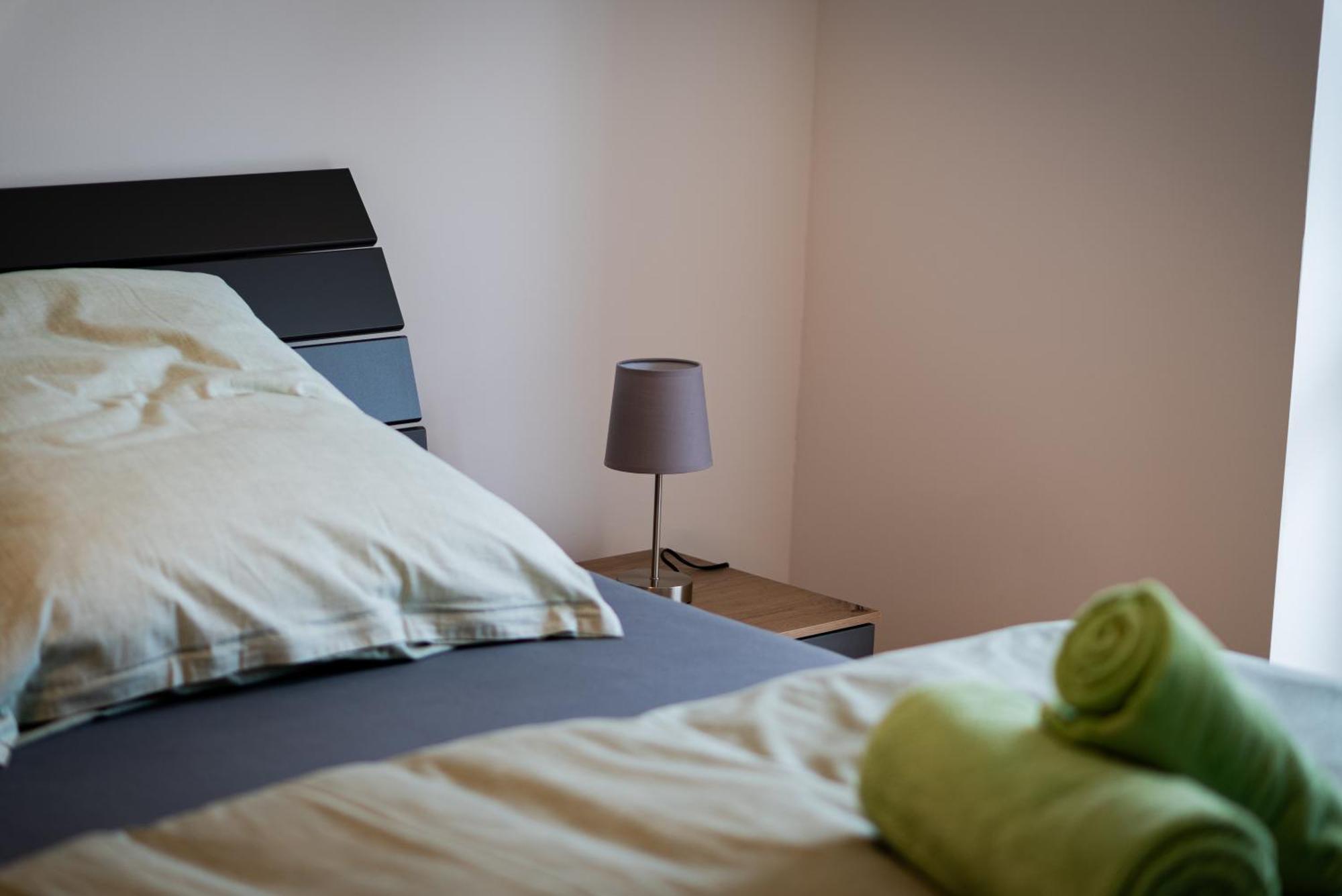 Im Gruenen Von Mit Wlan Und Balkon