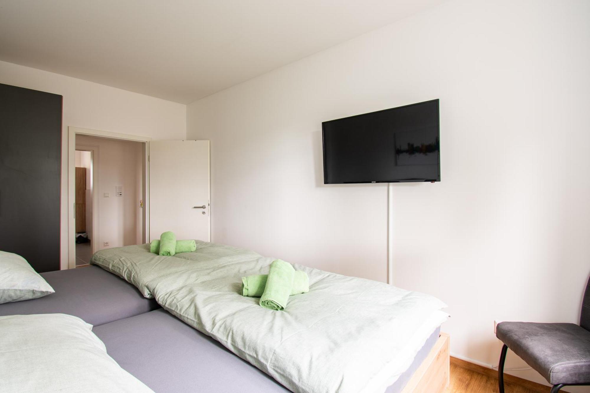 Apartment Im Gruenen Von Mit Wlan Und Balkon Magdeburg