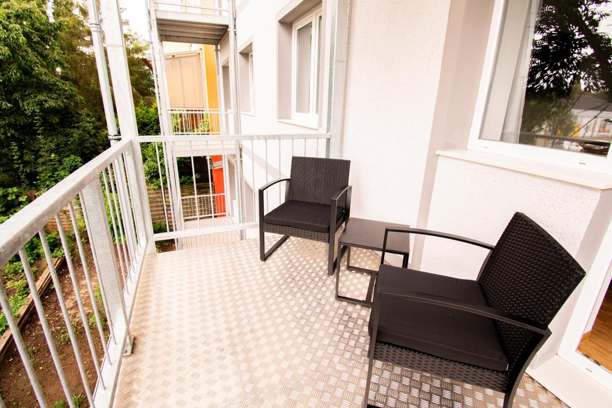 Im Gruenen Von Mit Wlan Und Balkon * Magdeburg